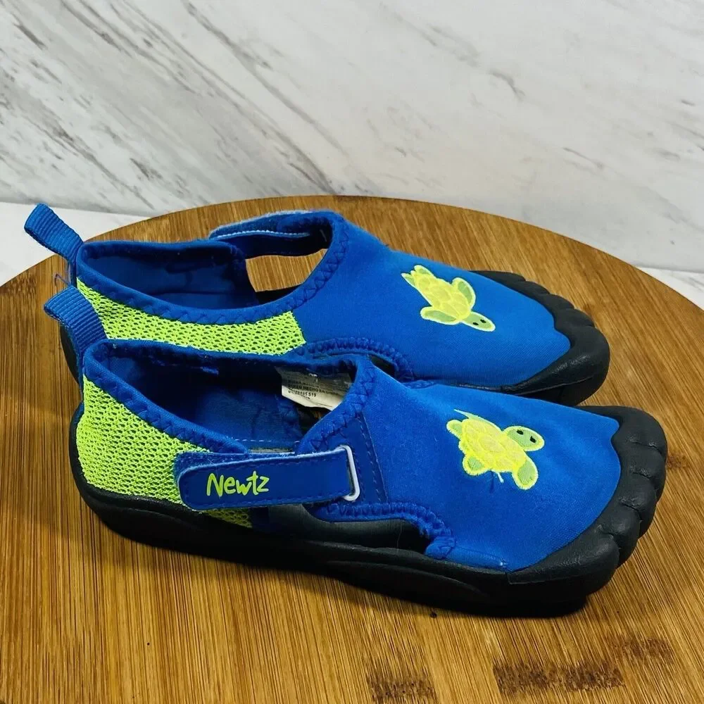 Newtz Water Kids Shoes 11/12 Blue Green Turtle ( Missing Insoles )